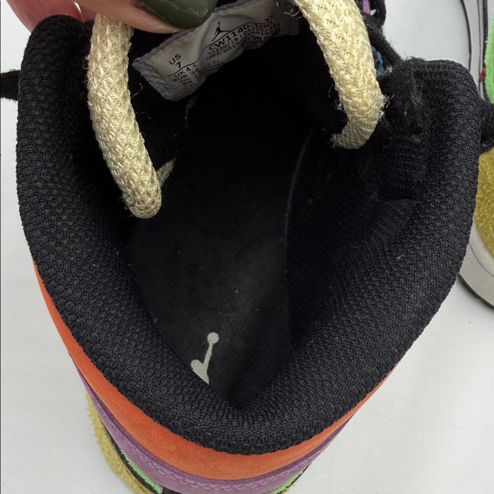 Jordan 1 Mid SE
Multi-Color (Women's) - Picture 6 of 10